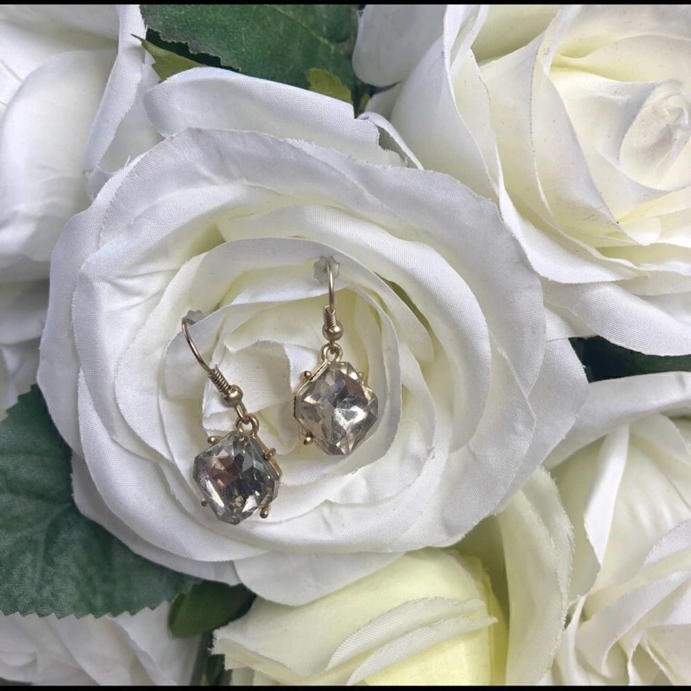 2/$20 Gold Gemstone Necklace Earring Set - Picture 3 of 4